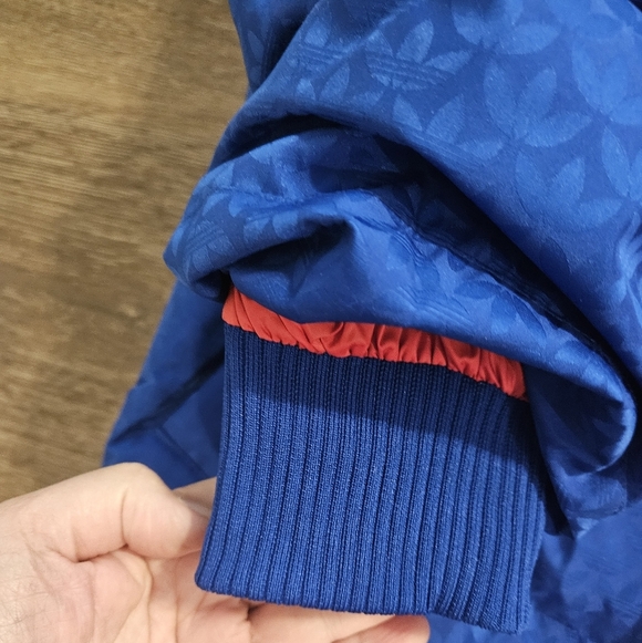 New Adidas Woman's Puffer Jacket Royal Blue Sz L - Picture 8 of 15